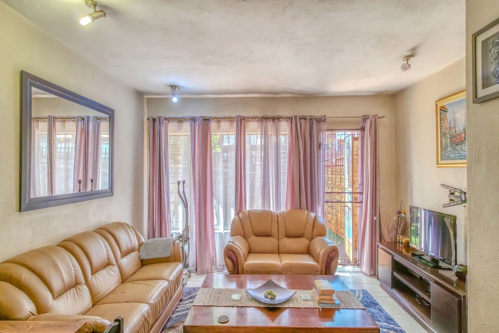 Apartment for sale in Windsor East - RAN1718910 Apartment for sale in Windsor East - RAN1718910