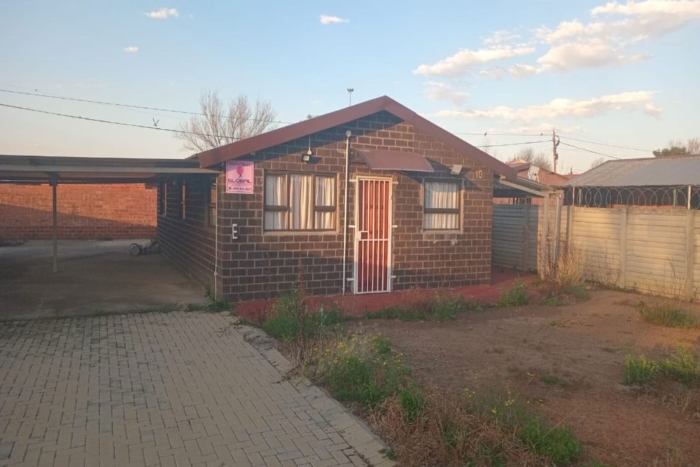 House for sale in Fernwood, Newcastle - 1NW1719101 House for sale in Fernwood, Newcastle - 1NW1719101