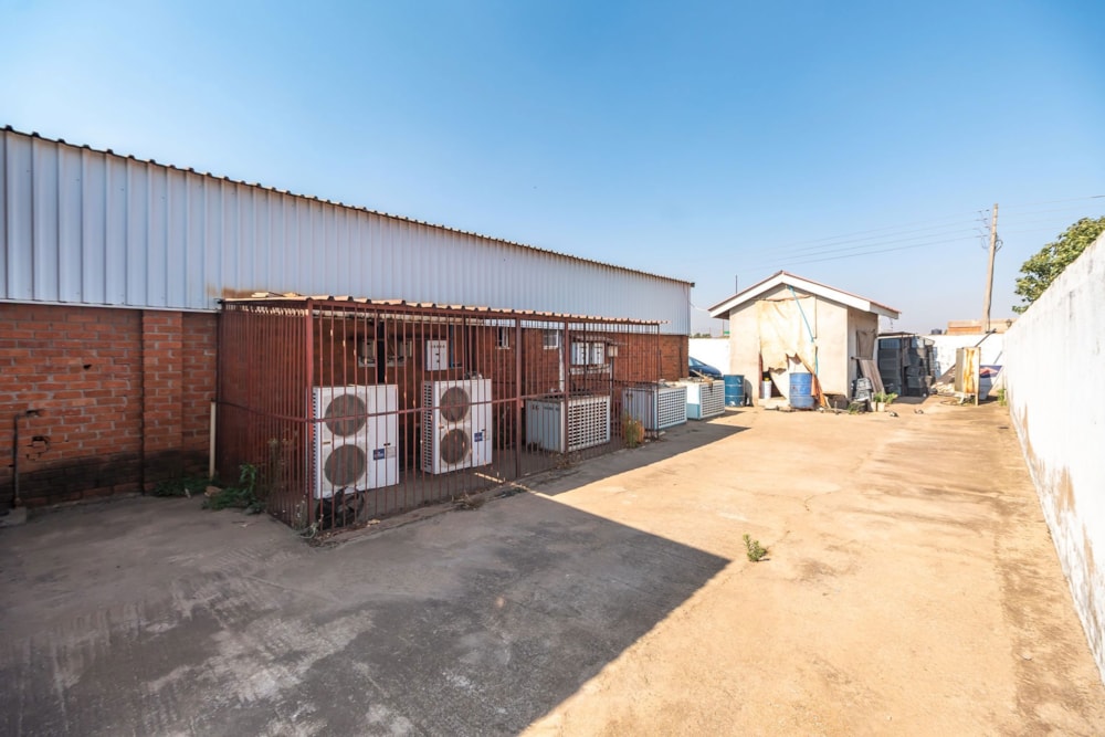 Commercial industrial property for sale in Harare, Zimbabwe - 3ZB1718302 Commercial industrial property for sale in Harare, Zimbabwe - 3ZB1718302