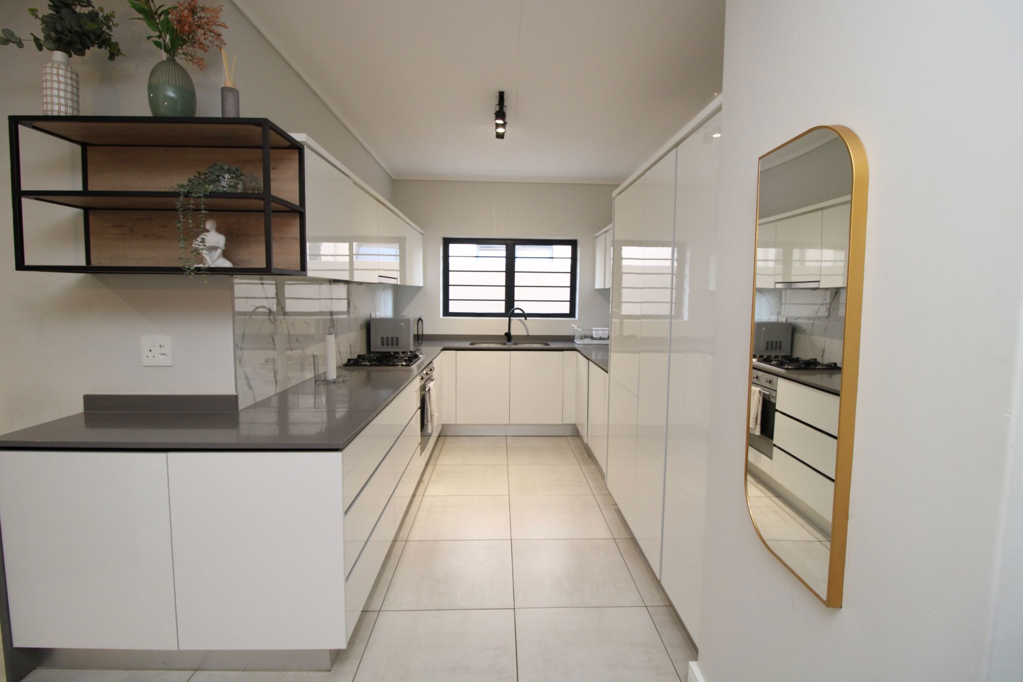 Apartment to rent in Waterfall, Midrand - MDL1718316