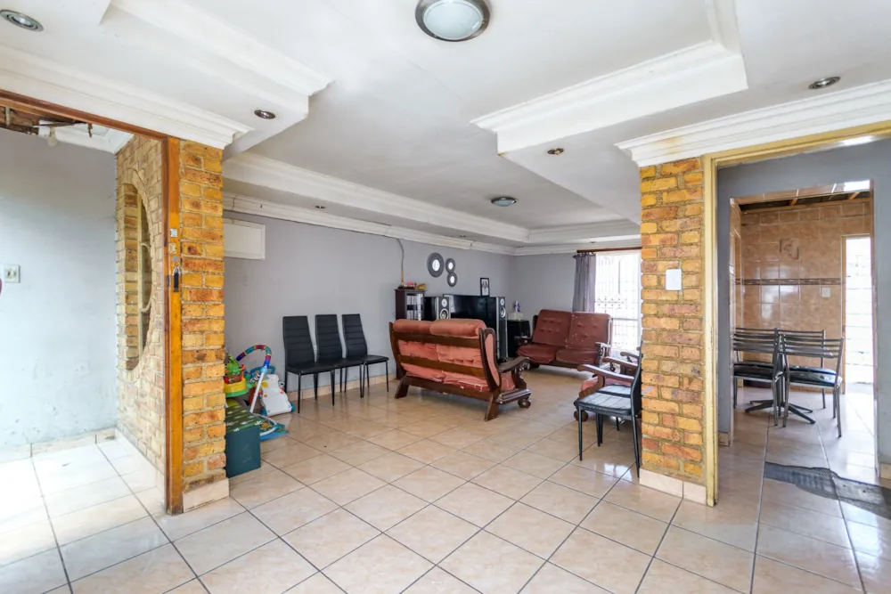 House for sale in Tembisa - KTP1718892 House for sale in Tembisa - KTP1718892