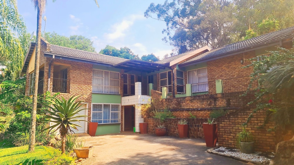 Double-storey house for sale in Modjadjiskloof - 1TA1718508 Double-storey house for sale in Modjadjiskloof - 1TA1718508
