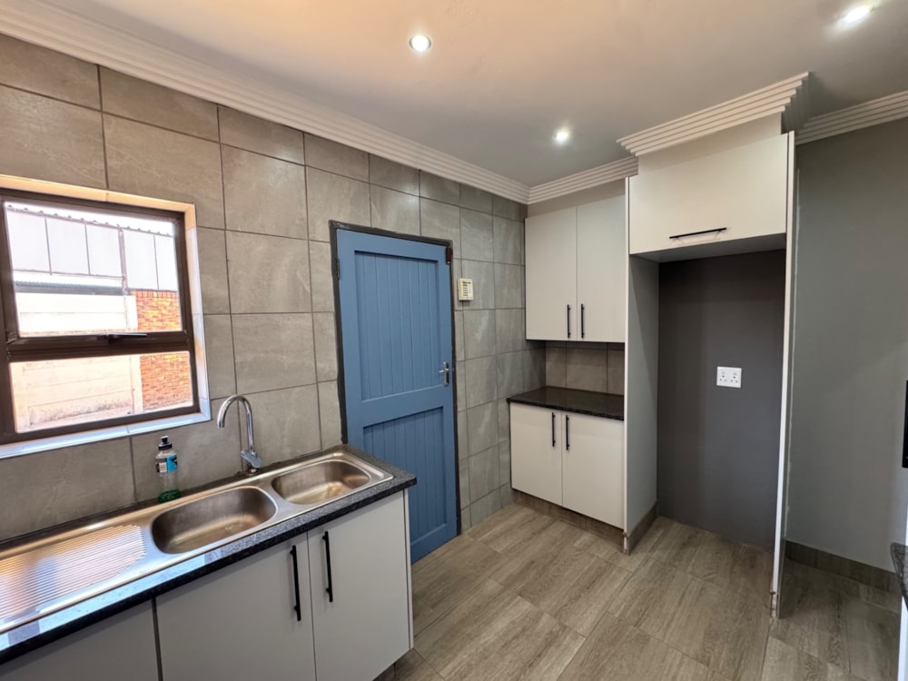 House for sale in Nigel Central - 1SP1616092