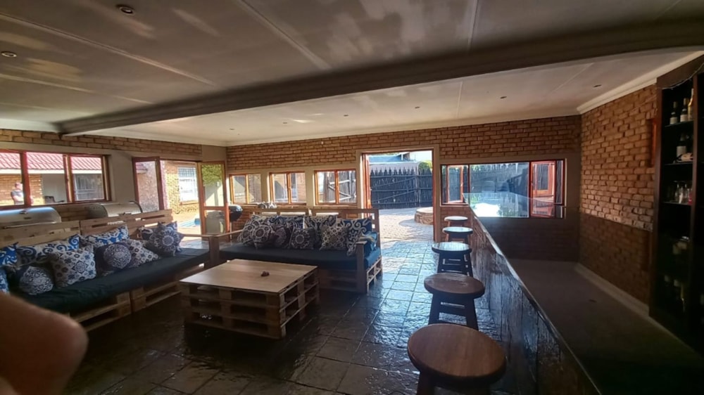 House for sale in Petersfield - 1SP1718495