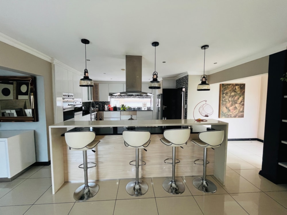 Double-storey house for sale in Bendor - 1PS1718989 Double-storey house for sale in Bendor - 1PS1718989