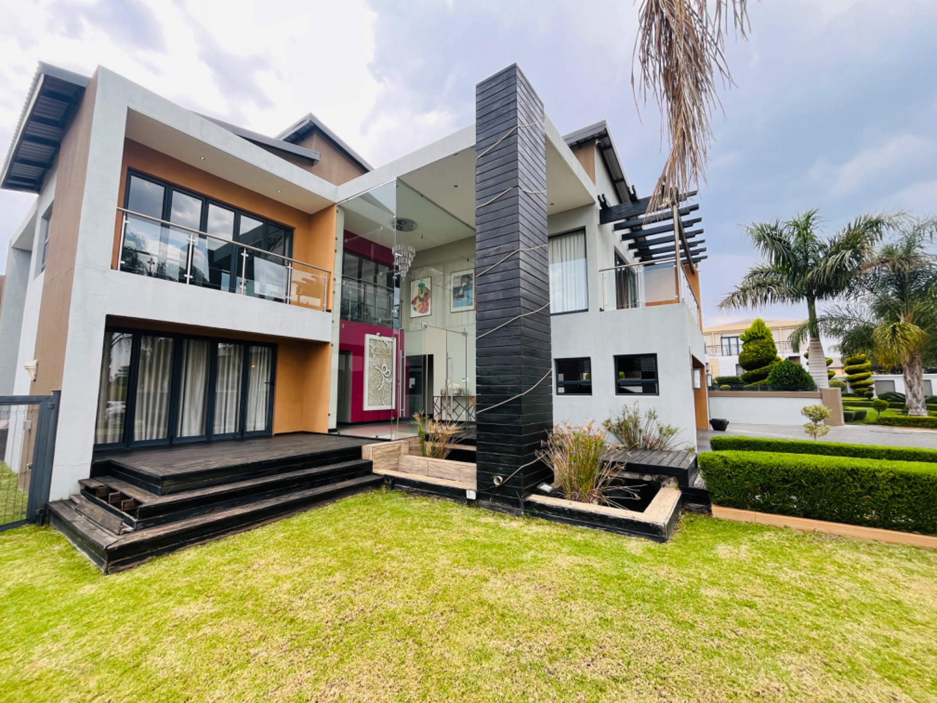 Double-storey house for sale in Bendor - 1PS1718989