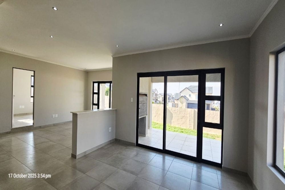 Double-storey house for sale in Golden Fields Estate - CN1718559