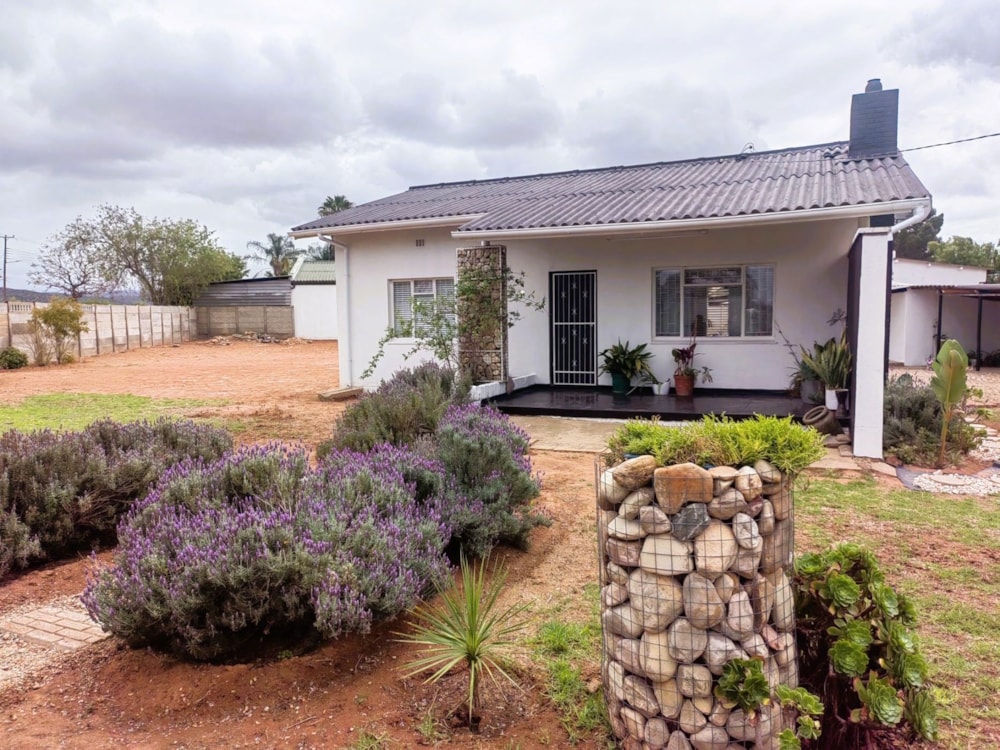 House for sale in Wesbank, Oudtshoorn - 1OU1718618 House for sale in Wesbank, Oudtshoorn - 1OU1718618