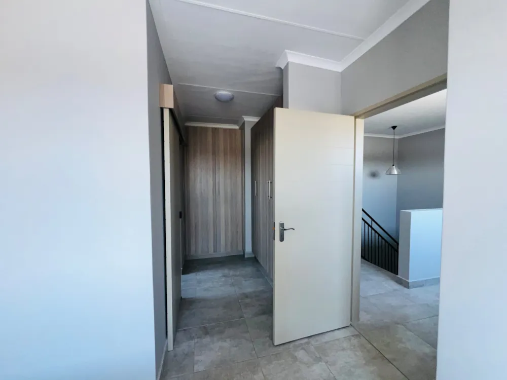 Security complex home for sale in Die Heuwel - 1WD1718591 Security complex home for sale in Die Heuwel - 1WD1718591