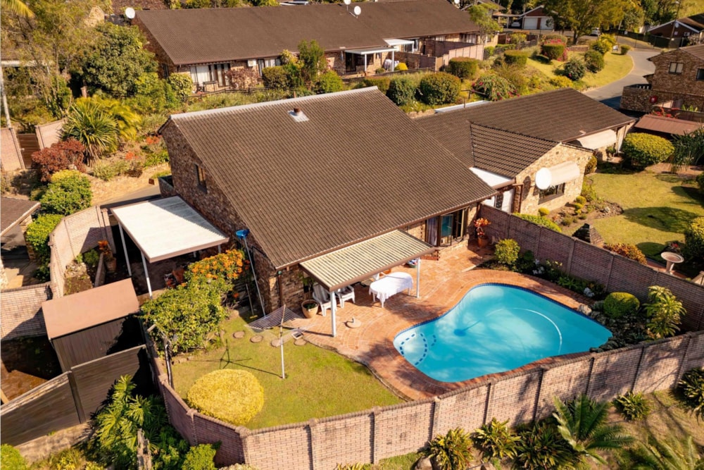 Apartment for sale in Cowies Hill Park - 1WP1718589 Apartment for sale in Cowies Hill Park - 1WP1718589