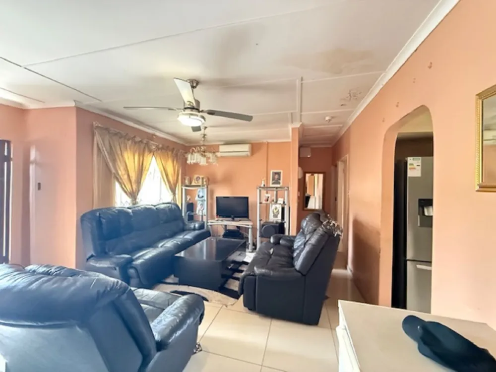 House for sale in Esikhawini - 1RY1718672 House for sale in Esikhawini - 1RY1718672