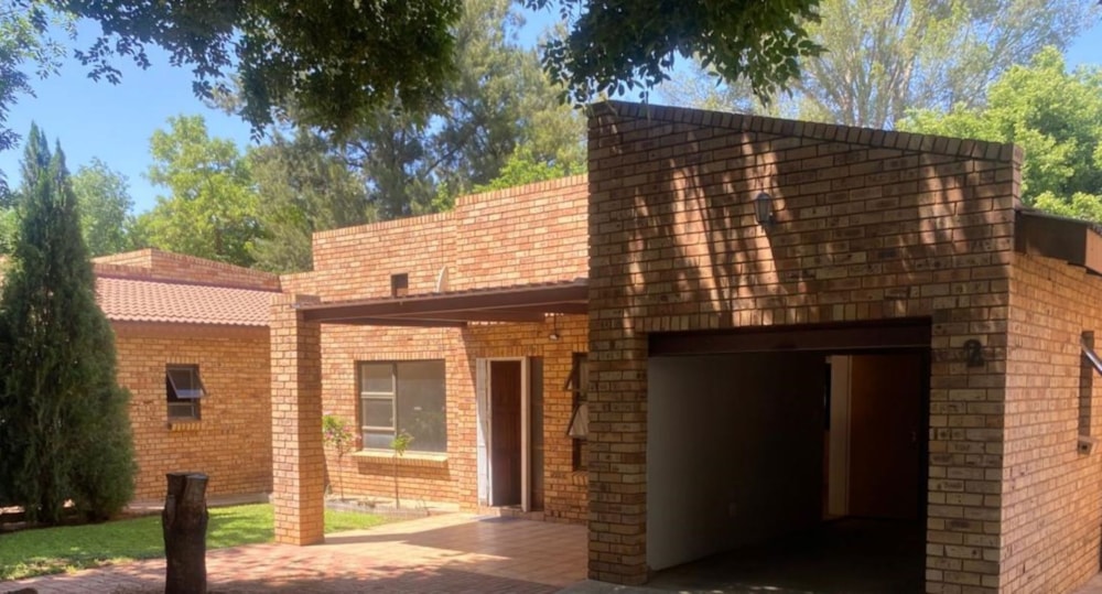 Apartment to rent in Vryburg Farms, Vryburg - 1RN1718682 Apartment to rent in Vryburg Farms, Vryburg - 1RN1718682