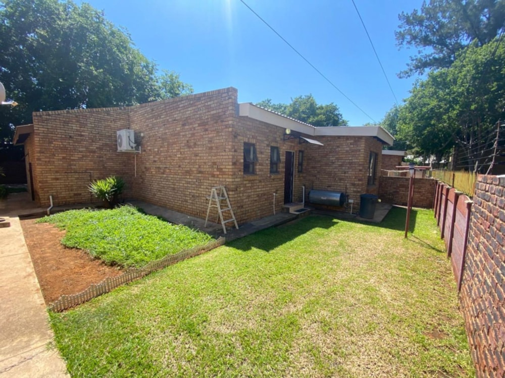 Apartment to rent in Vryburg Farms, Vryburg - 1RN1718682 Apartment to rent in Vryburg Farms, Vryburg - 1RN1718682