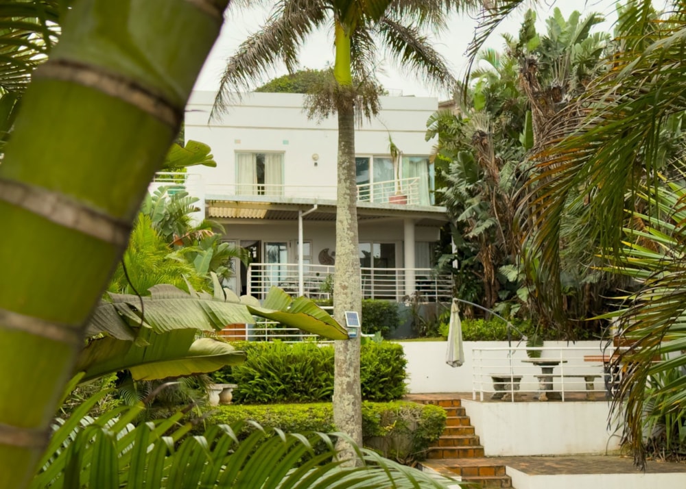 Beachfront villa for sale in Blythedale Beach - 1BD1718748