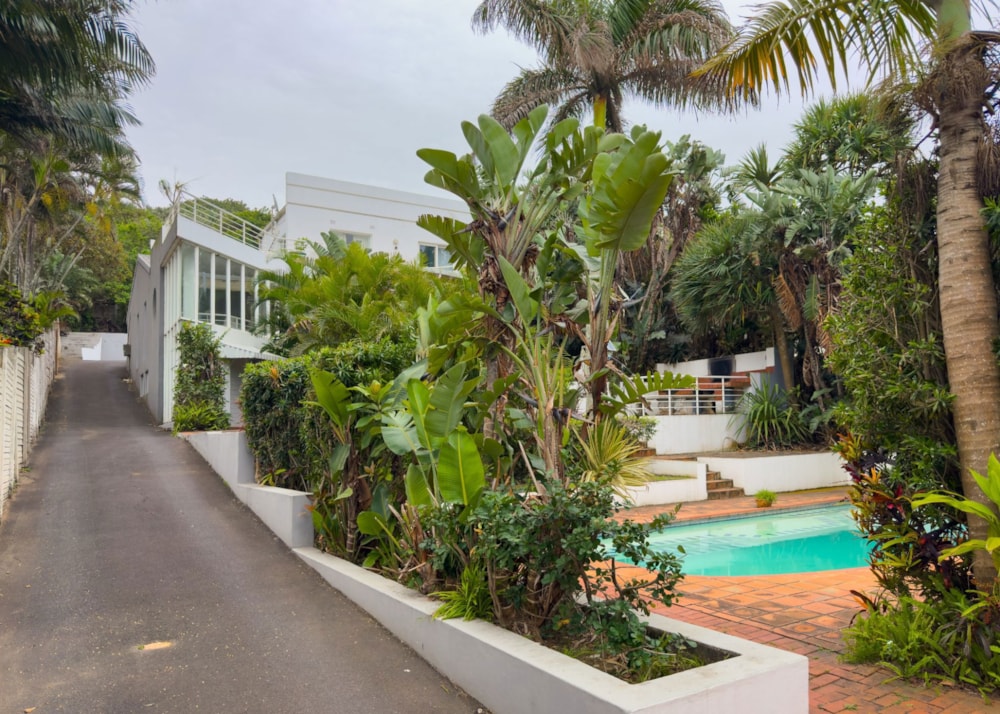 Beachfront villa for sale in Blythedale Beach - 1BD1718748