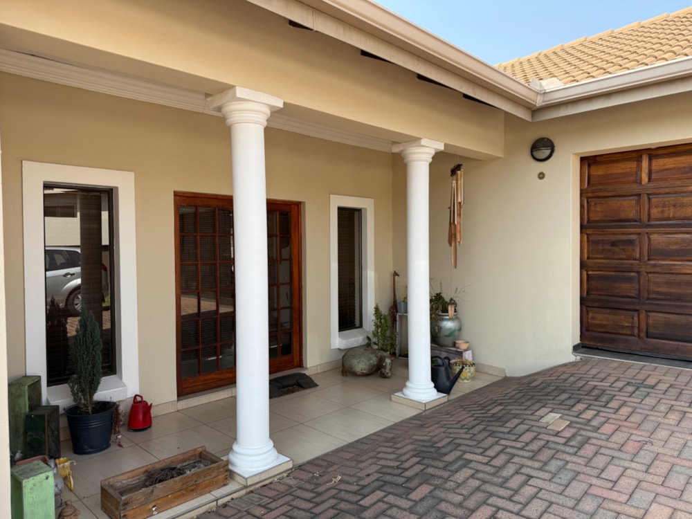 Security estate home for sale in Bankenveld  - 1WD1718749