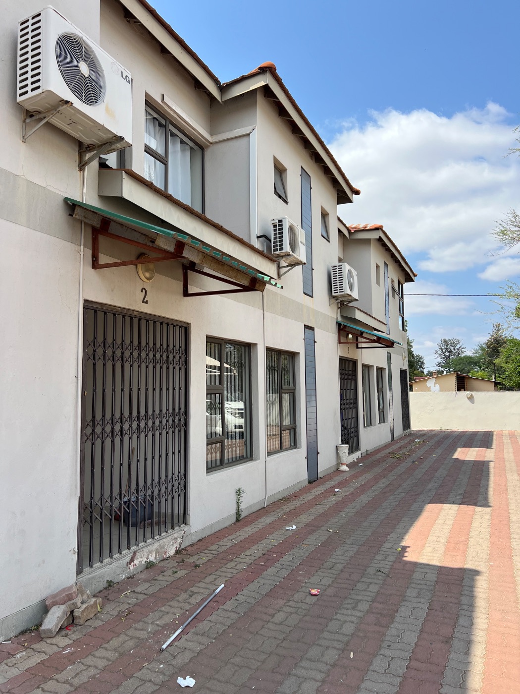 Townhouse to rent in Extension 10, Botswana - 3BO1718904