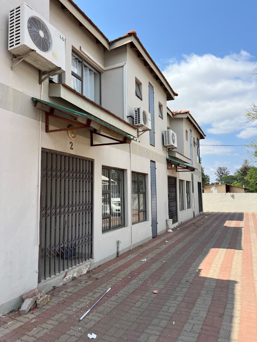 Townhouse to rent in Extension 10, Botswana - 3BO1718904