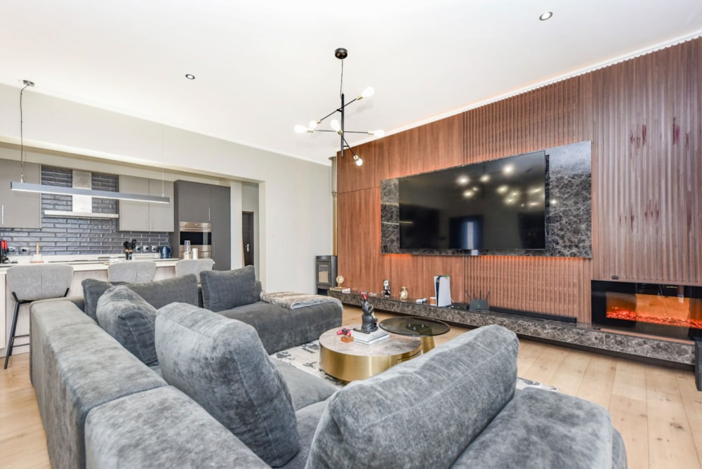 Cluster for sale in Bryanston - HP1718828 Cluster for sale in Bryanston - HP1718828