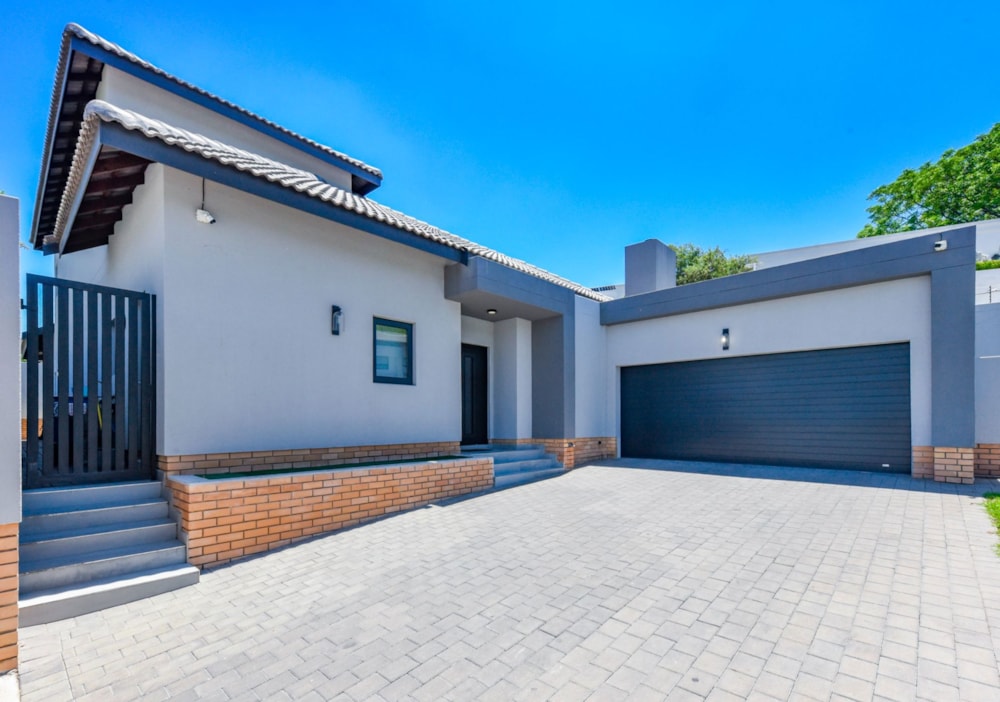 Cluster for sale in Bryanston - HP1753461 Cluster for sale in Bryanston - HP1753461