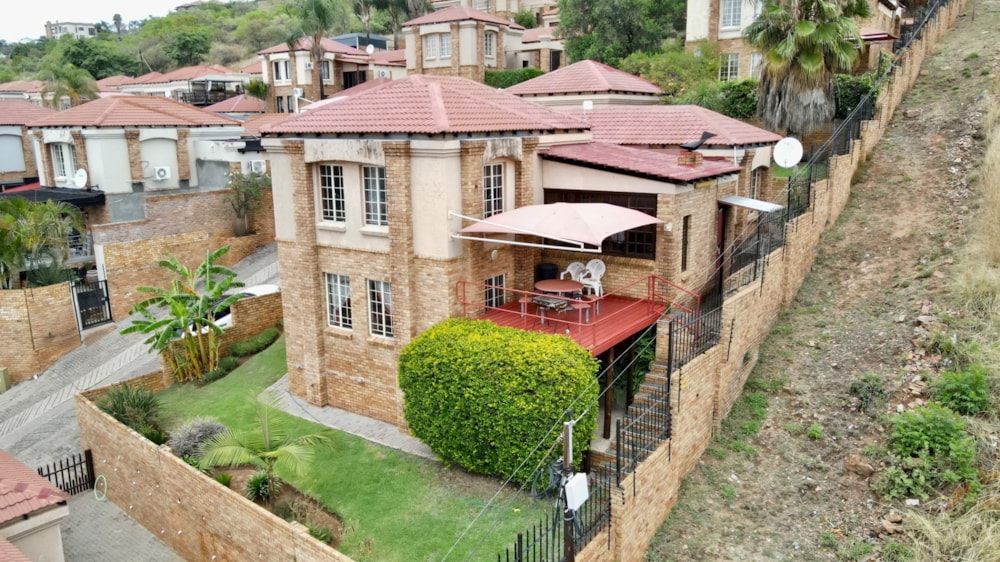 Townhouse for sale in Safari Gardens - 1RU1718830 Townhouse for sale in Safari Gardens - 1RU1718830