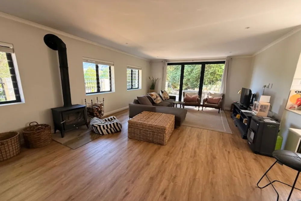 House let in Constantia, Cape Town - RBL1719894 House let in Constantia, Cape Town - RBL1719894