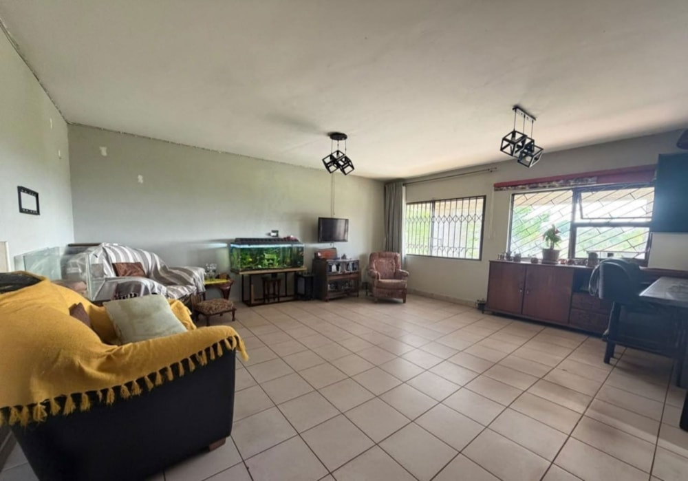 Double-storey house for sale in Tzaneen, Limpopo Province - 1TA1719032 Double-storey house for sale in Tzaneen, Limpopo Province - 1TA1719032