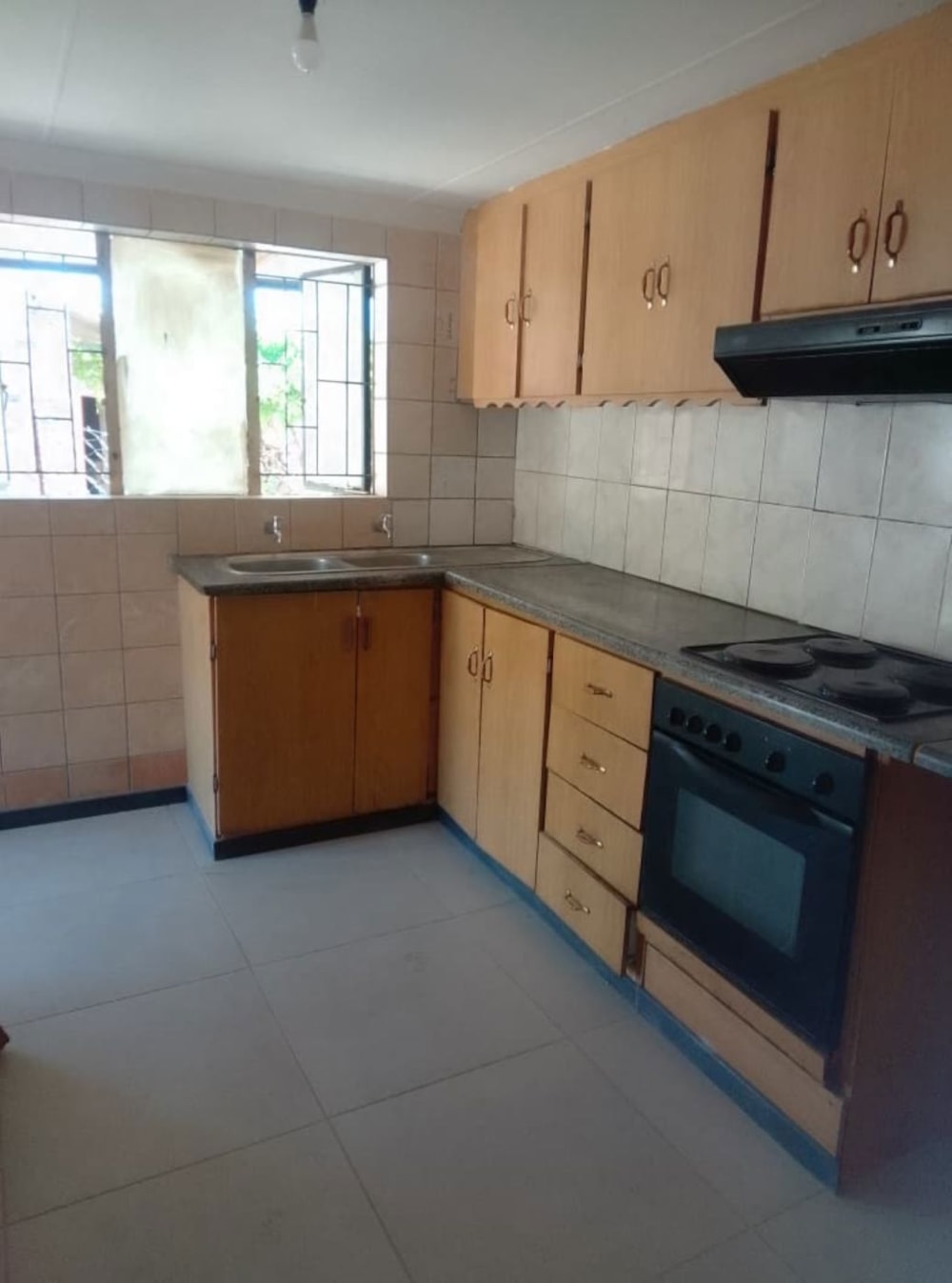 House for sale in Roodepan - 1KJ1719106 House for sale in Roodepan - 1KJ1719106