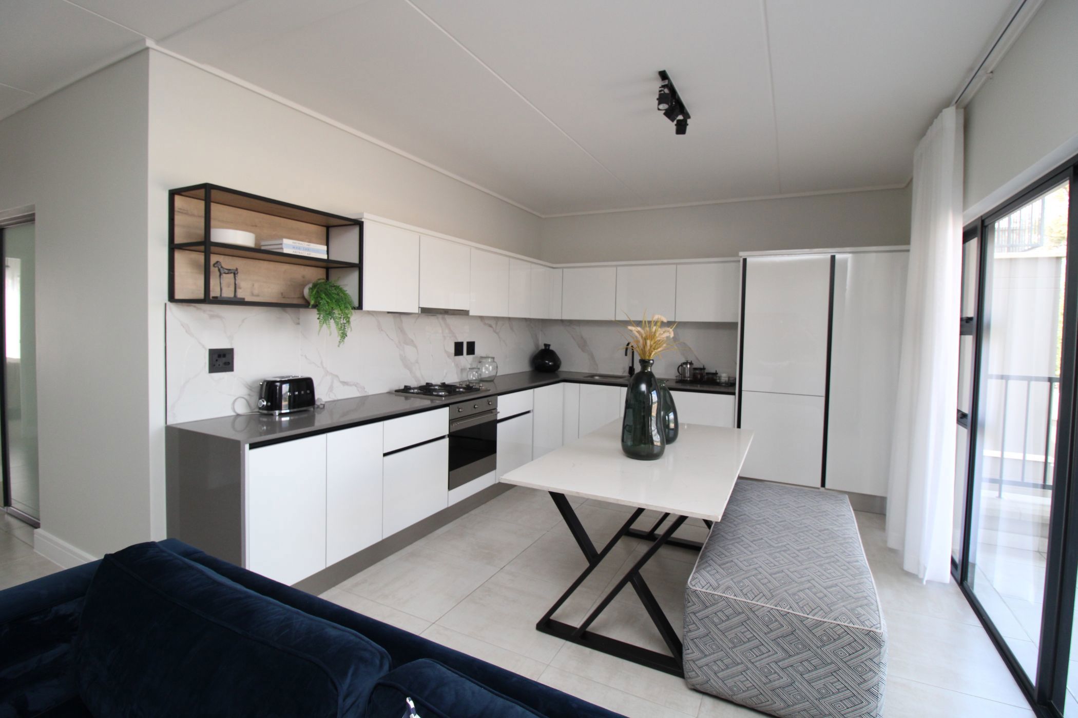 Apartment to rent in Waterfall, Midrand - MDL1719206