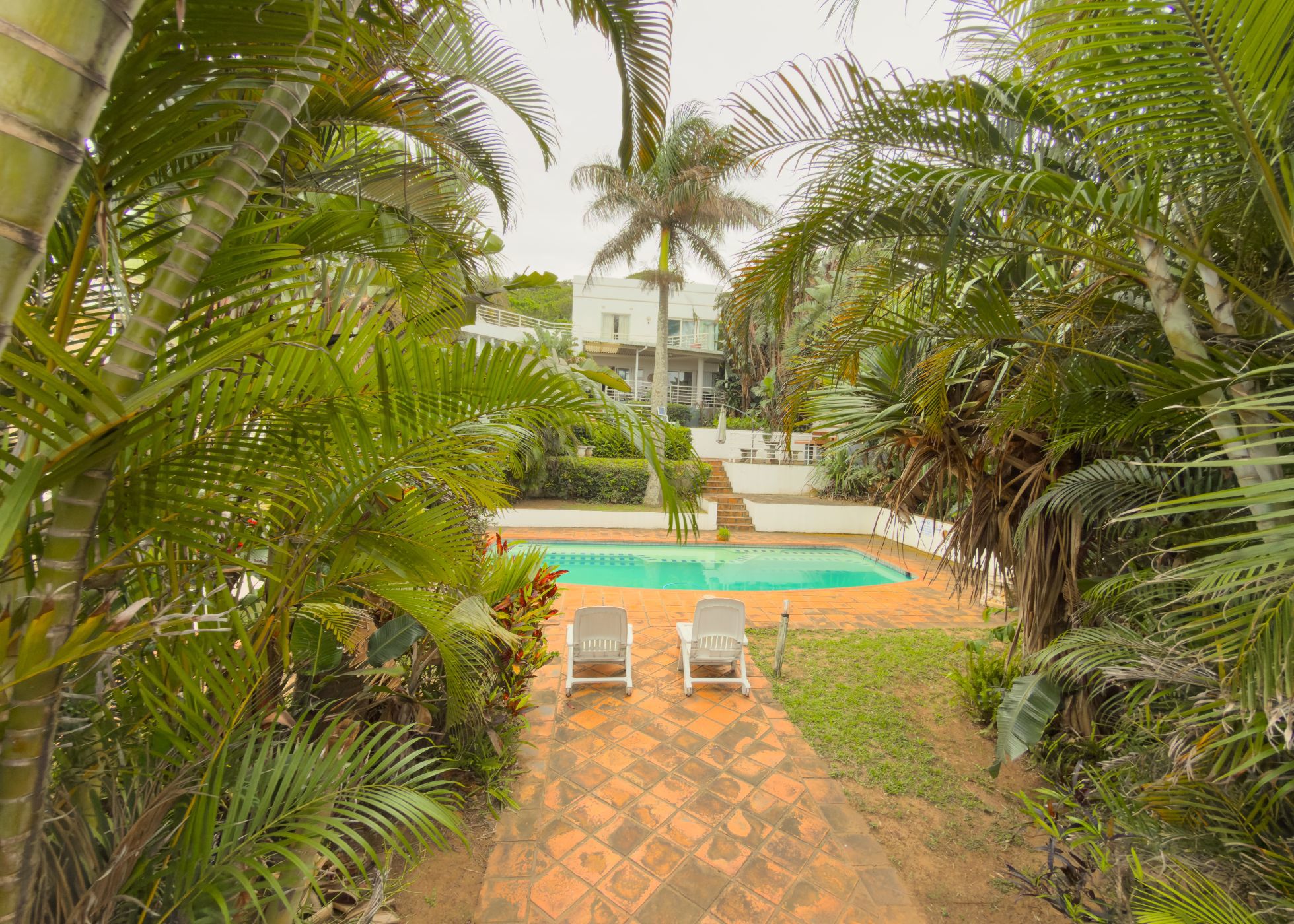 Beachfront villa to rent in Blythedale Beach - 1BD1719208