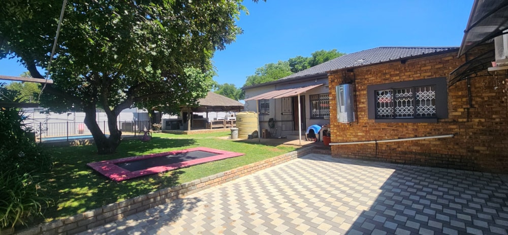 House for sale in Brakpan Central - 1BJ1719255