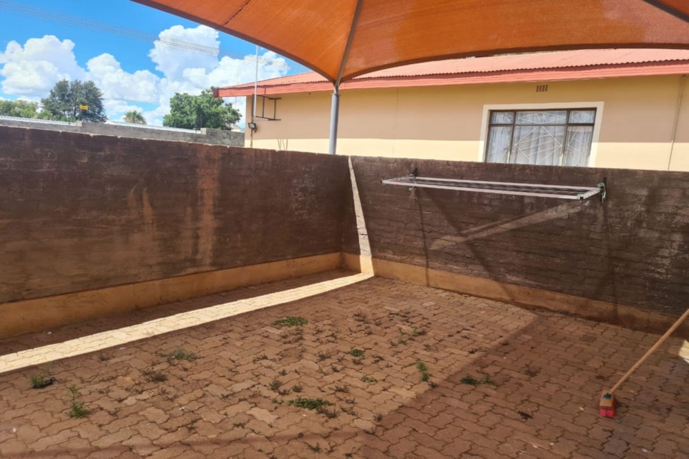 Apartment to rent in Kuruman - 1RN1719334