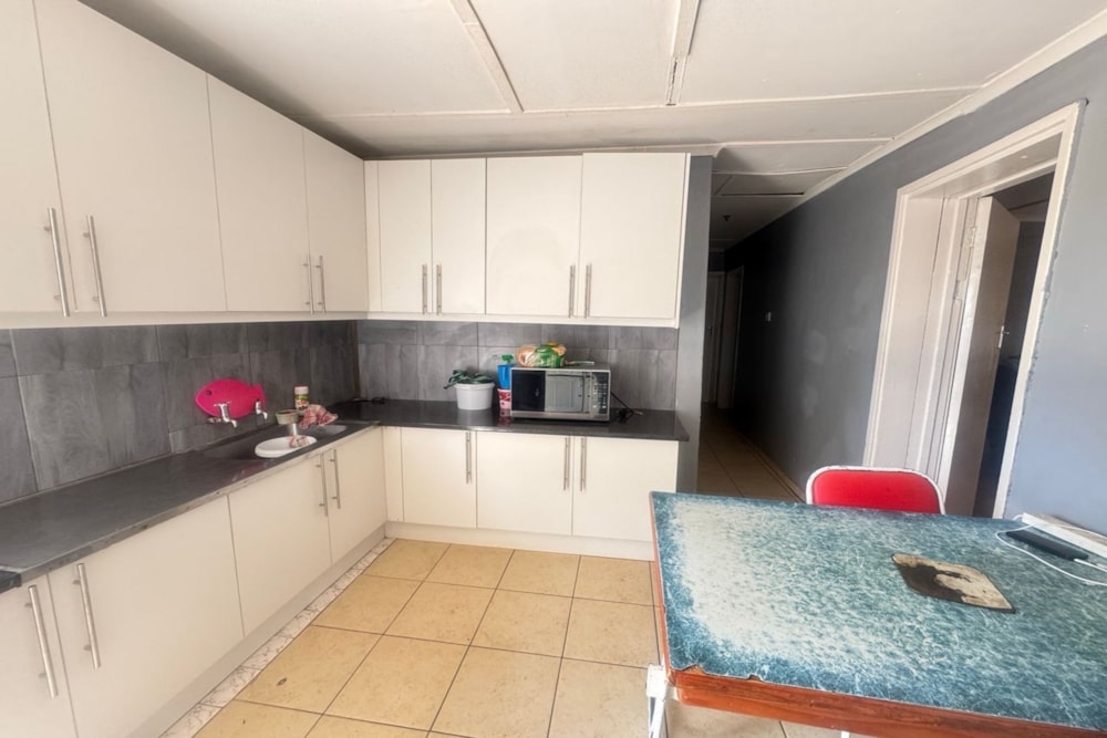 House for sale in Queens Park West, Zimbabwe - 3ZB1719351