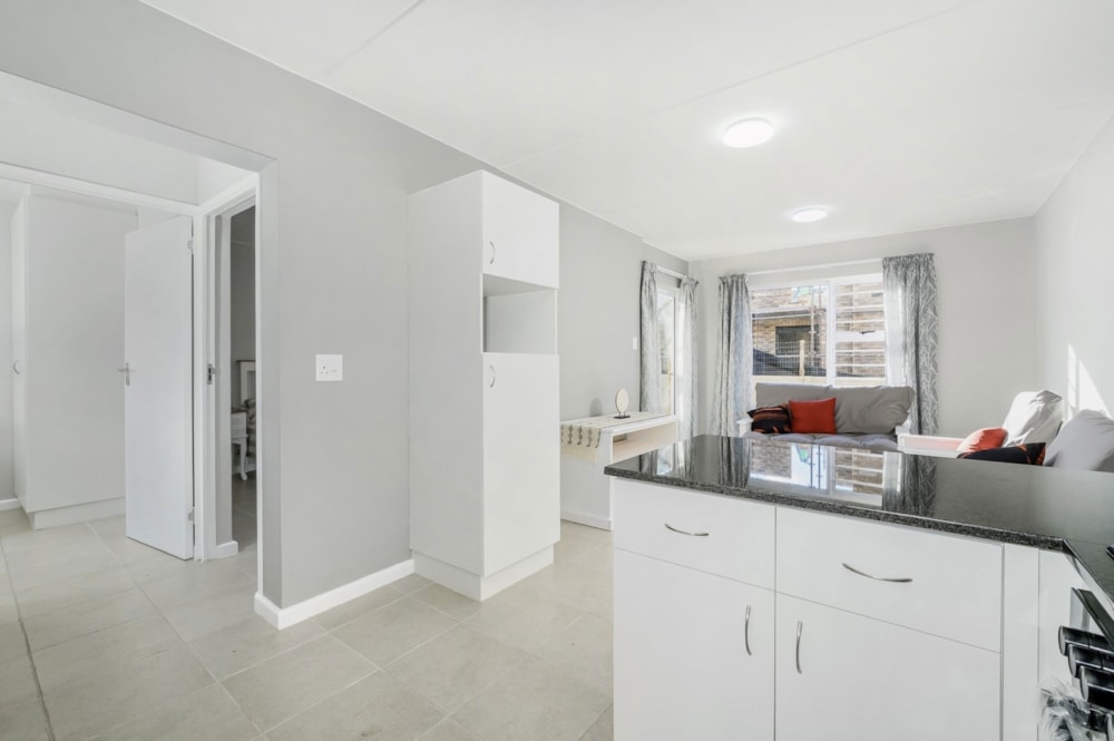 Apartment for sale in Fairview, Port Elizabeth, Gqeberha - 1PLZ1719470 Apartment for sale in Fairview, Port Elizabeth, Gqeberha - 1PLZ1719470