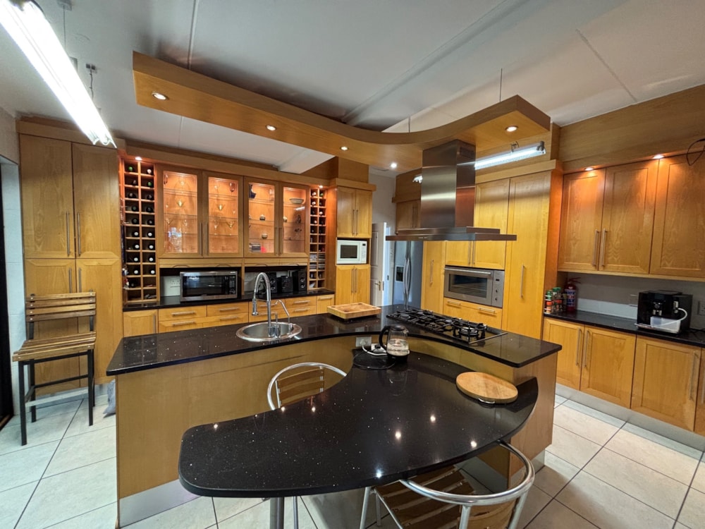 Multi-storey house for sale in Eros, Namibia - 3NM1719503