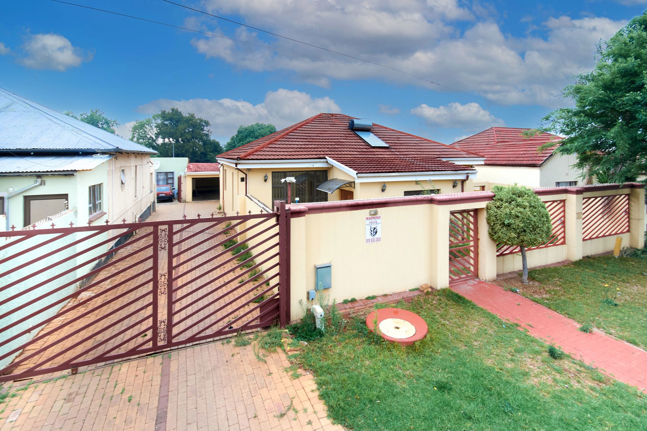 House for sale in Roodepoort North - RAN1719729