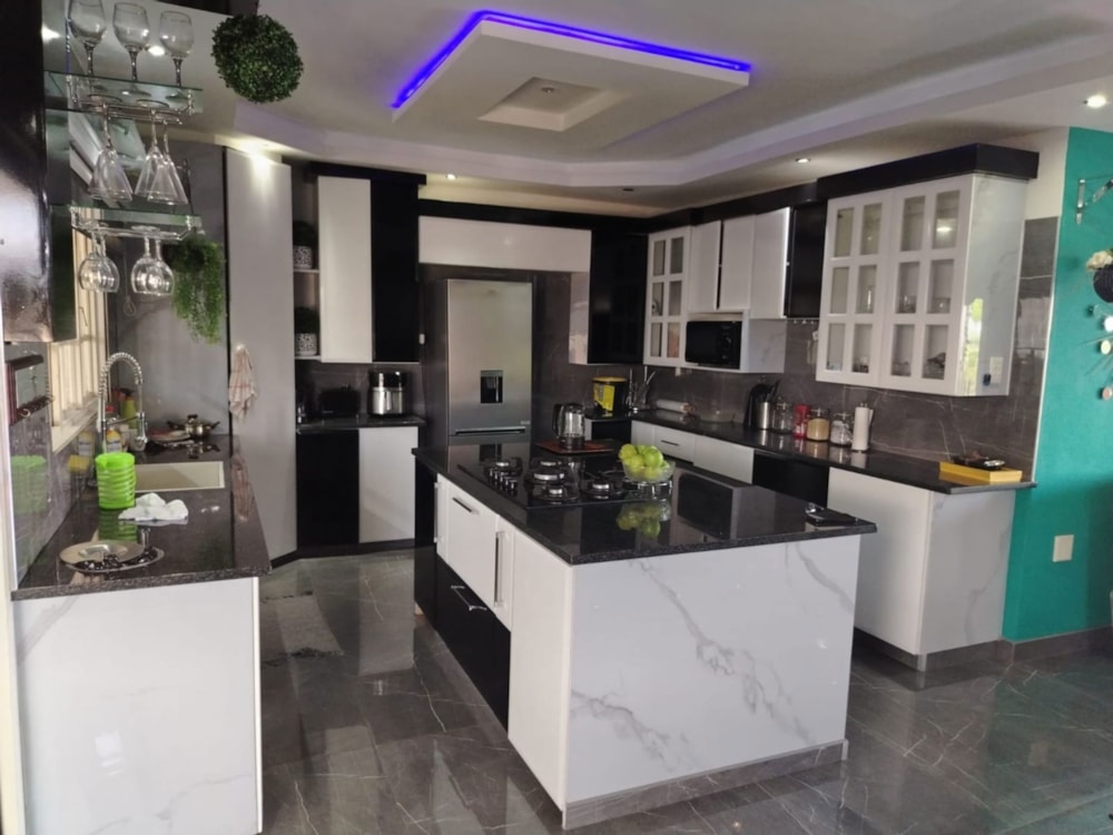 House for sale in Phoenix, KwaZulu-Natal - 1DA1719527 House for sale in Phoenix, KwaZulu-Natal - 1DA1719527