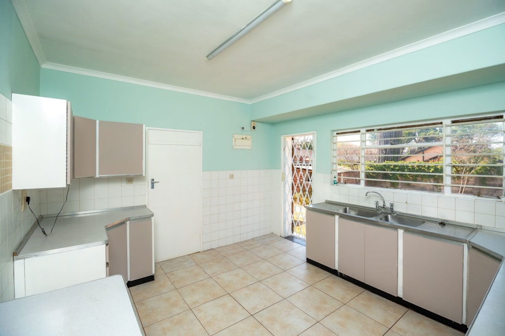 House for sale in Sunridge, Zimbabwe - 3ZB1719552 House for sale in Sunridge, Zimbabwe - 3ZB1719552