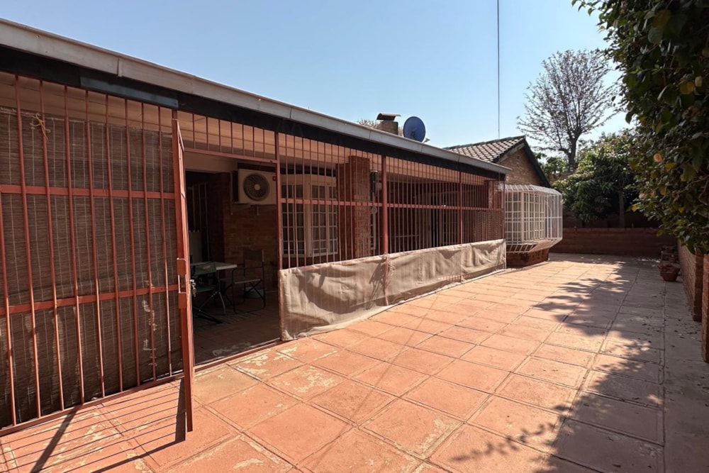 Townhouse for sale in Hillside, Bulawayo, Zimbabwe - 3ZB1719677 Townhouse for sale in Hillside, Bulawayo, Zimbabwe - 3ZB1719677