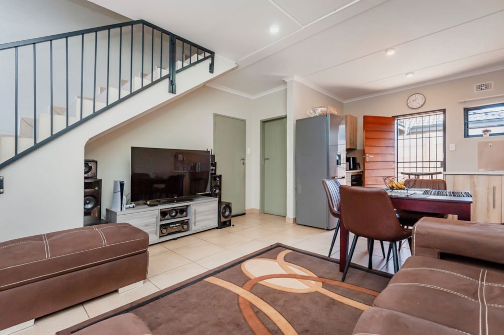 Double-storey house to rent in Albertsdal - 1GV1719874 Double-storey house to rent in Albertsdal - 1GV1719874