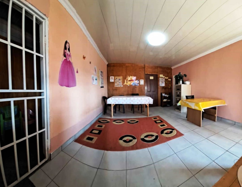 Commercial business for sale in Kweneng East , Botswana - 3BO1720110 Commercial business for sale in Kweneng East , Botswana - 3BO1720110