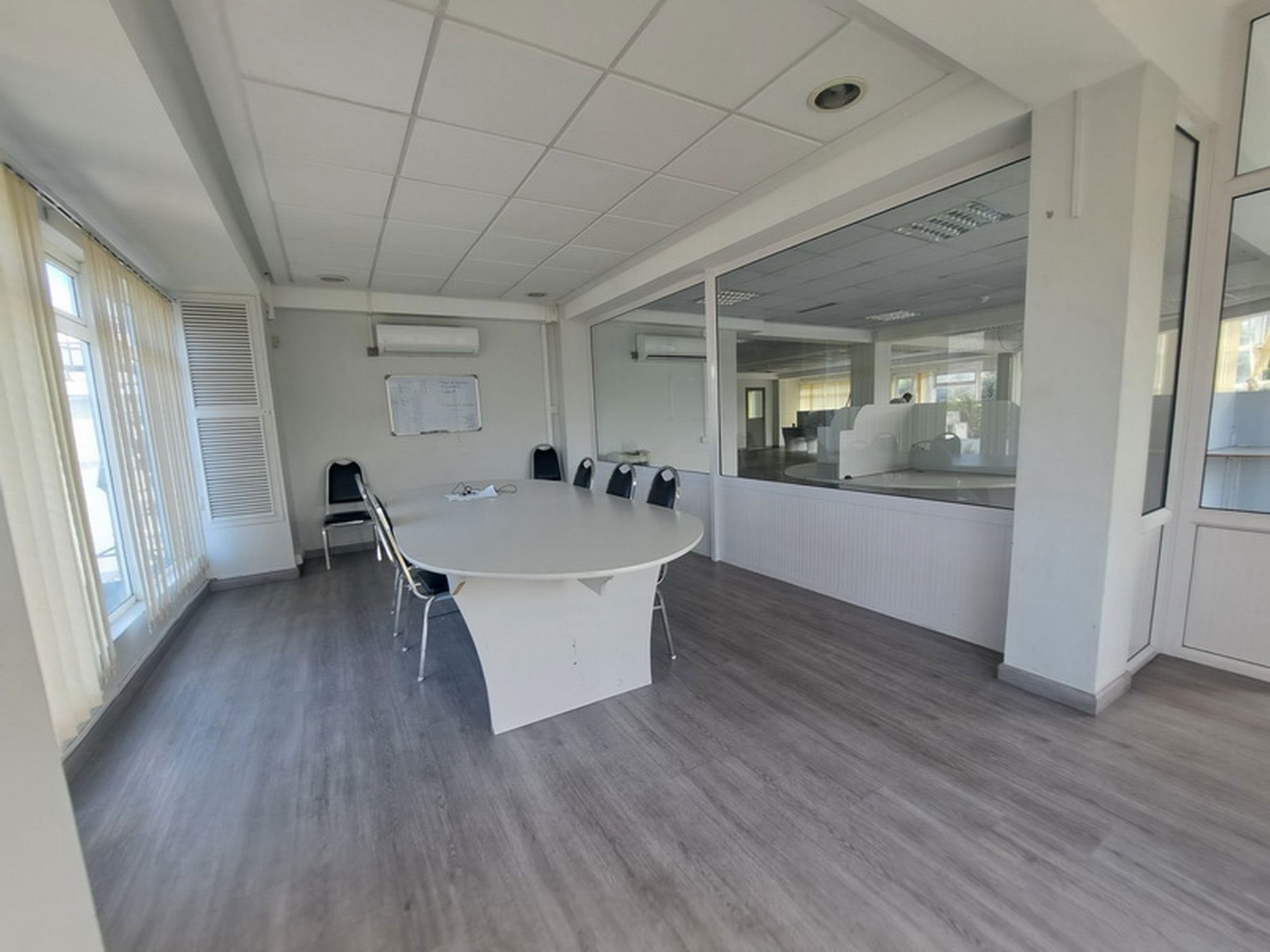 Commercial office to rent in Quatre Bornes, Mauritius - MUR1719899