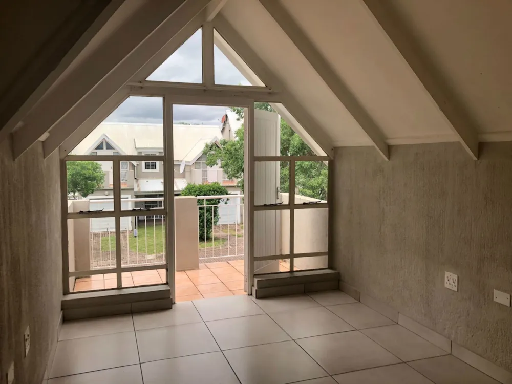 Double-storey apartment sold in West Acres - 1NS1719972 Double-storey apartment sold in West Acres - 1NS1719972