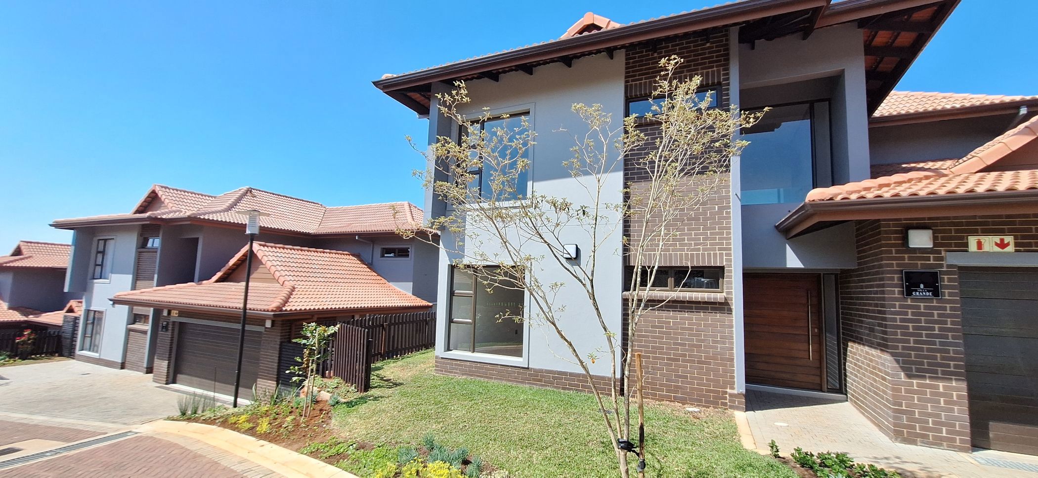 Double-storey cluster for sale in Izinga - 1ND1720326