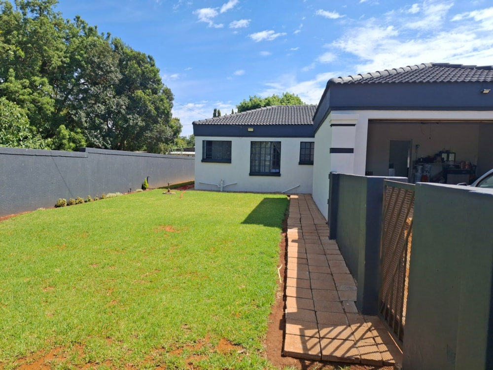 House for sale in Koster - 1RU1720321