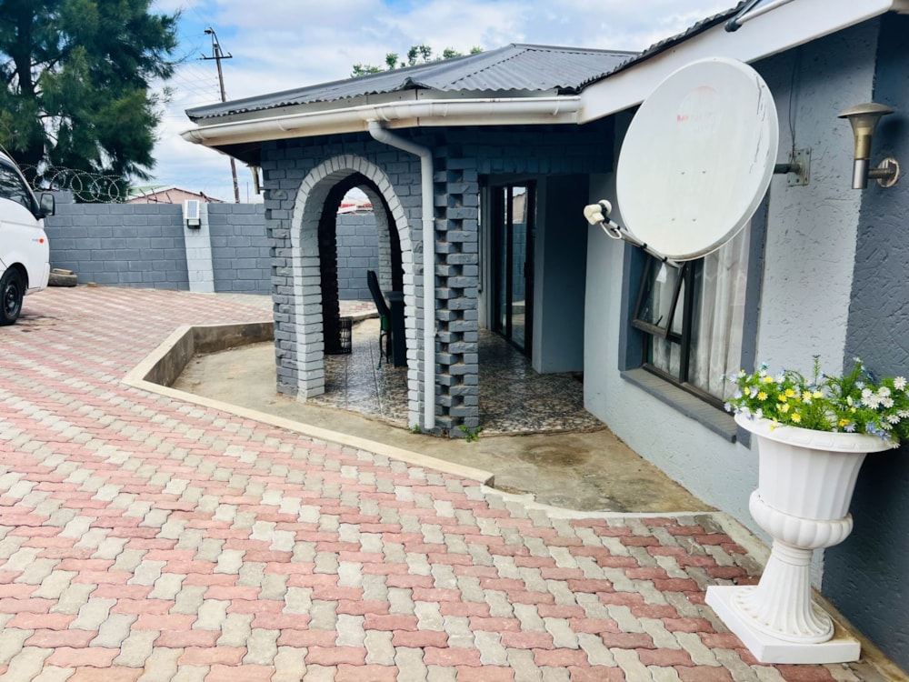House for sale in King Williams Town (Qonce) - 1MH1720097