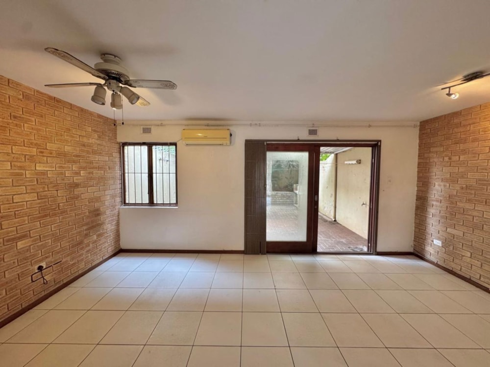 Apartment for sale in Westridge, Durban - 1DA1720107 Apartment for sale in Westridge, Durban - 1DA1720107