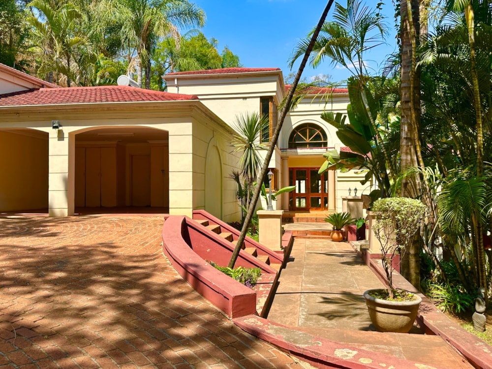 Double-storey house to rent in Borrowdale, Zimbabwe - 3ZB1720133 Double-storey house to rent in Borrowdale, Zimbabwe - 3ZB1720133