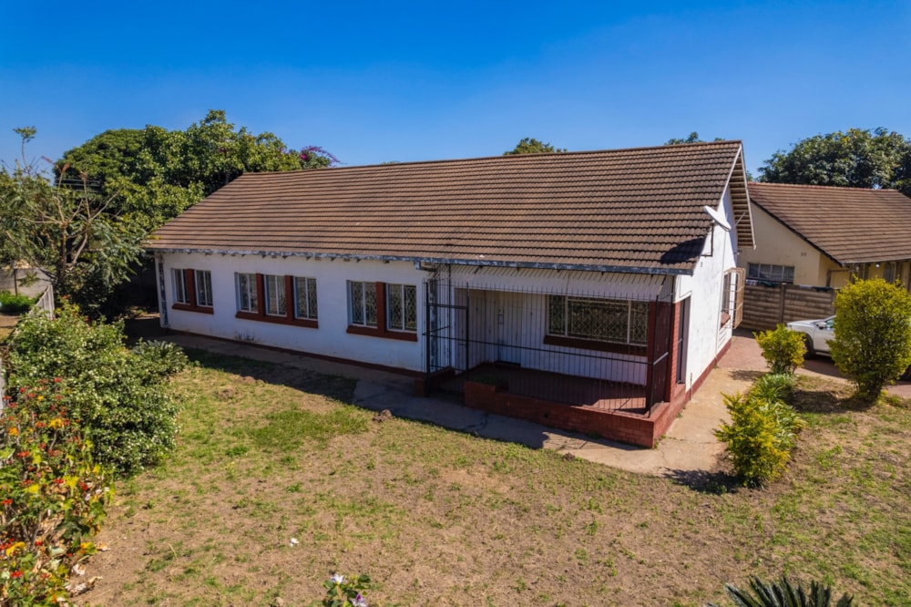 House for sale in Braeside, Zimbabwe - 3ZB1720136 House for sale in Braeside, Zimbabwe - 3ZB1720136