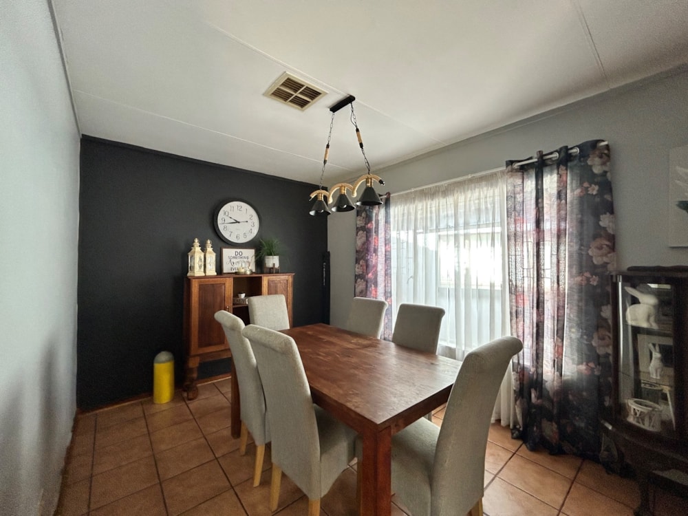 House for sale in Rhodesdene - 1KJ1720173 House for sale in Rhodesdene - 1KJ1720173